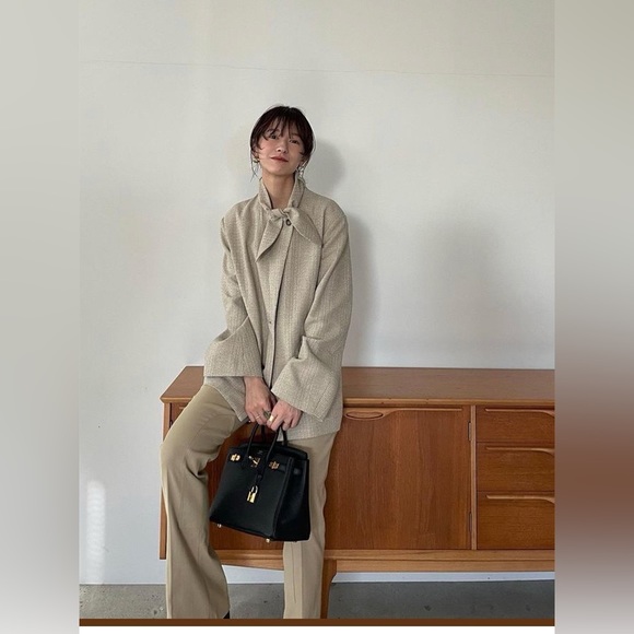 Classic blazer with bowtie for women - Picture 9 of 13